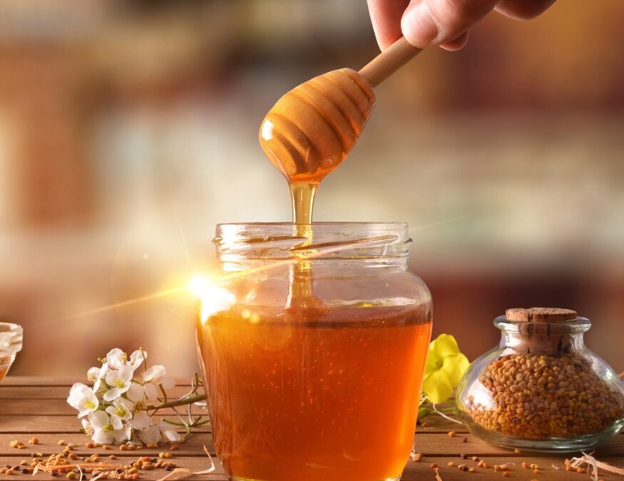 Pečené medové hrušky s tymiánem, ořechovou drobenkou a medovým mascarpone